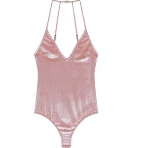FLEUR DU MAL Velvet bodysuit in Antique Rose